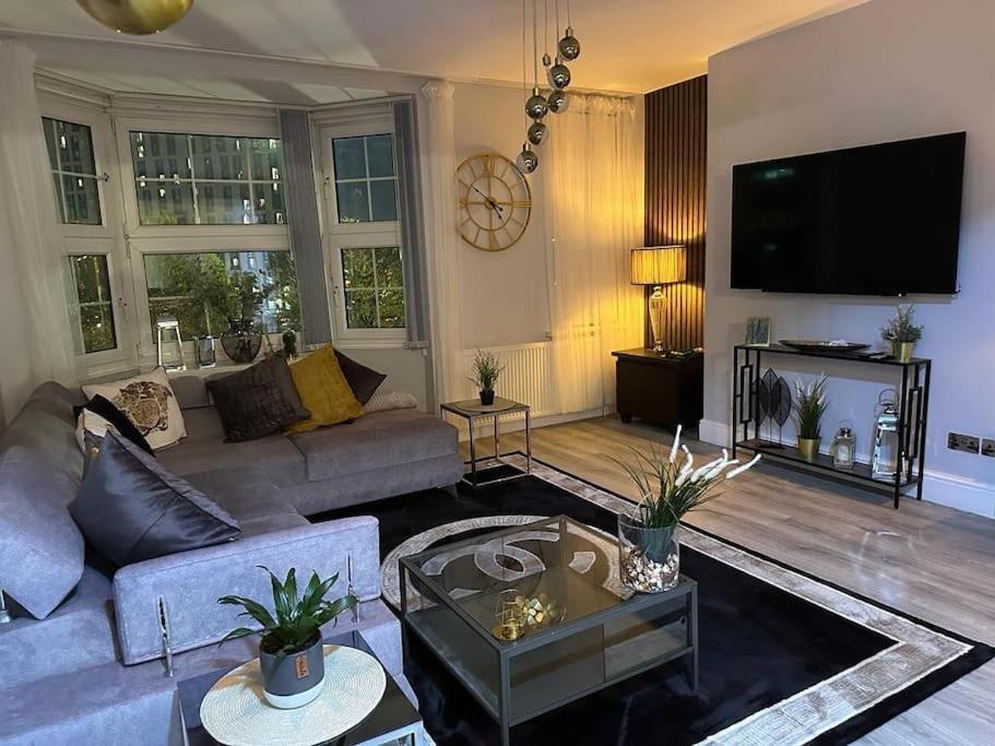 *Luxury 9Ine Lush Jacuzzi Apartment & Balcony* Birmingham Zewnętrze zdjęcie