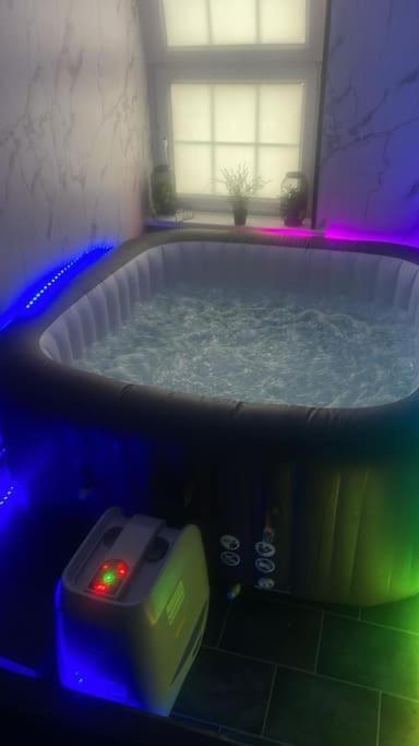 *Luxury 9Ine Lush Jacuzzi Apartment & Balcony* Birmingham Zewnętrze zdjęcie