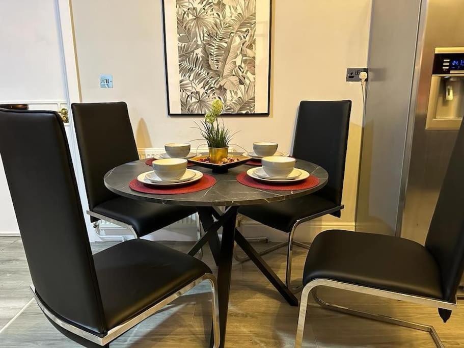 *Luxury 9Ine Lush Jacuzzi Apartment & Balcony* Birmingham Zewnętrze zdjęcie