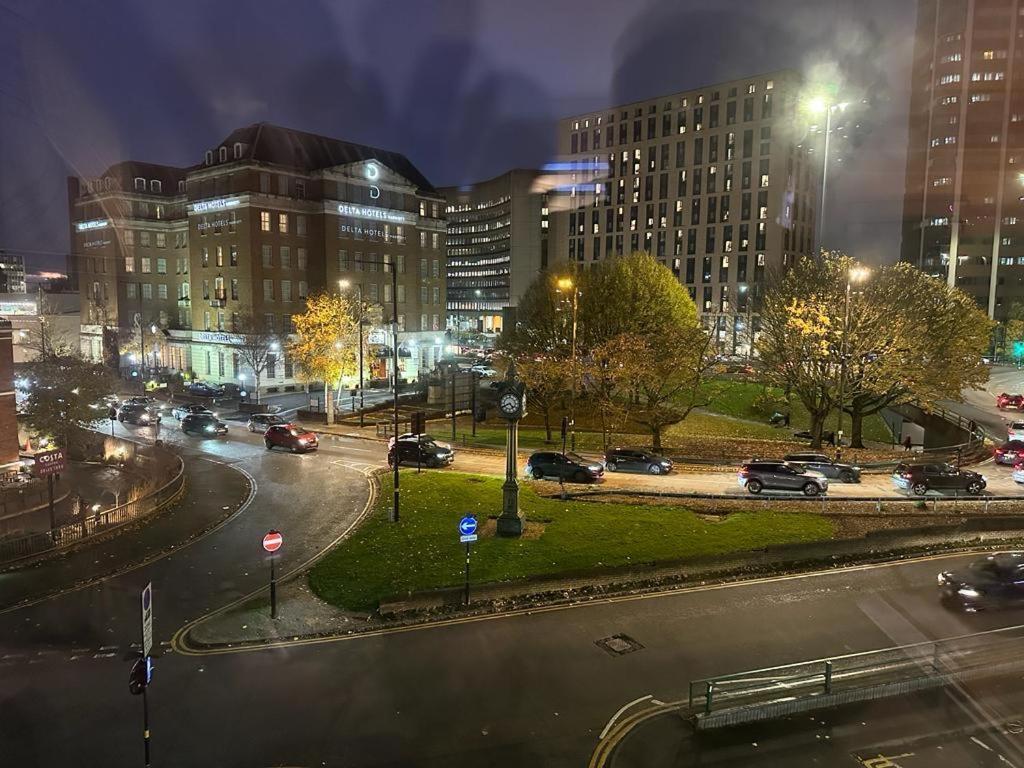 *Luxury 9Ine Lush Jacuzzi Apartment & Balcony* Birmingham Zewnętrze zdjęcie